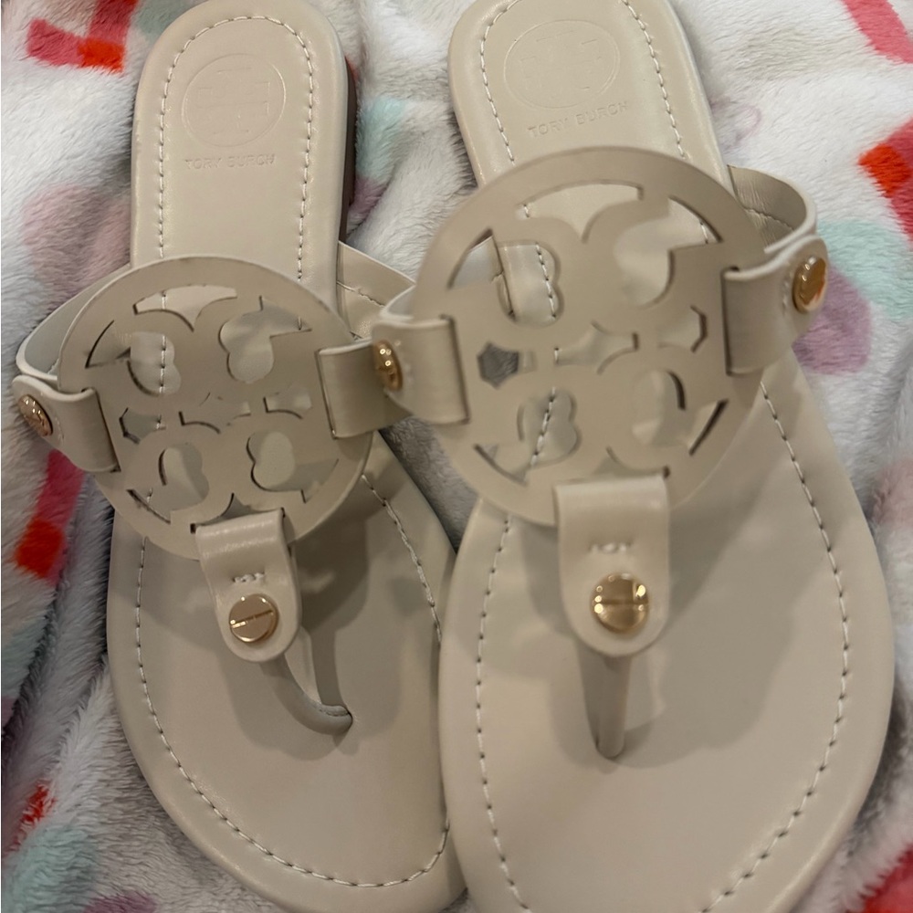 Tory Burch Cream Miller Sandals size 8 Unworn